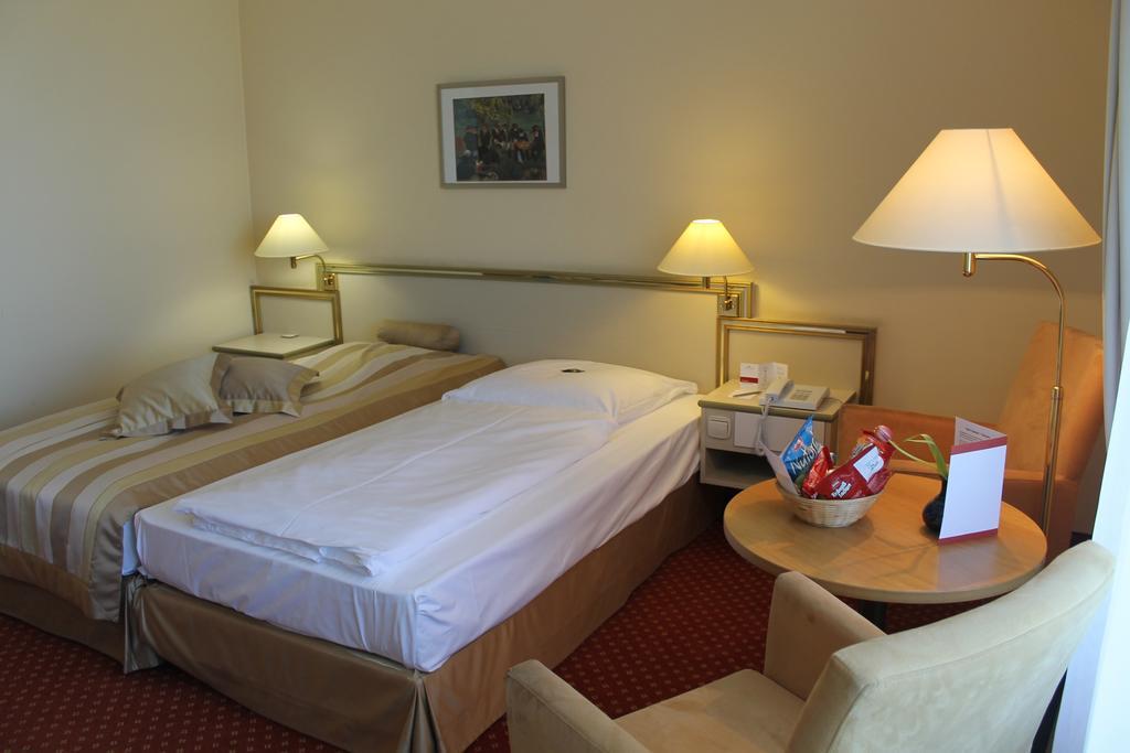 Panoramahotel Waldenburg Валденбург Екстериор снимка