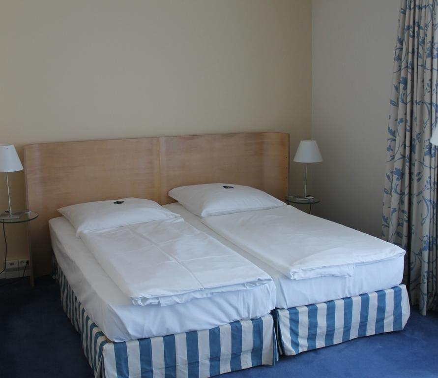 Panoramahotel Waldenburg Валденбург Екстериор снимка